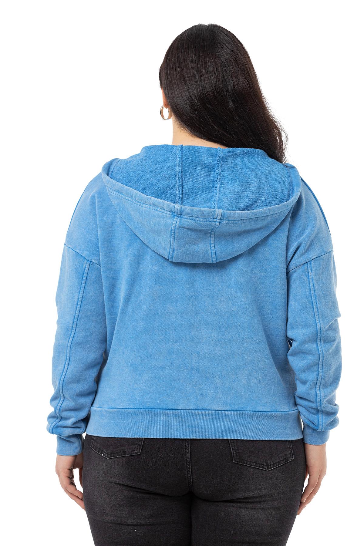 Büyük Beden Degaje Kapüşonlu Yaka Cepli Parça Boyalı Üç İplik Mavi Sweatshirt