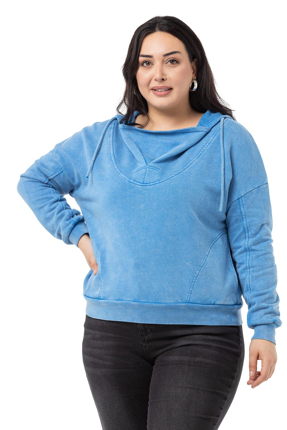 Büyük Beden Degaje Kapüşonlu Yaka Cepli Parça Boyalı Üç İplik Mavi Sweatshirt