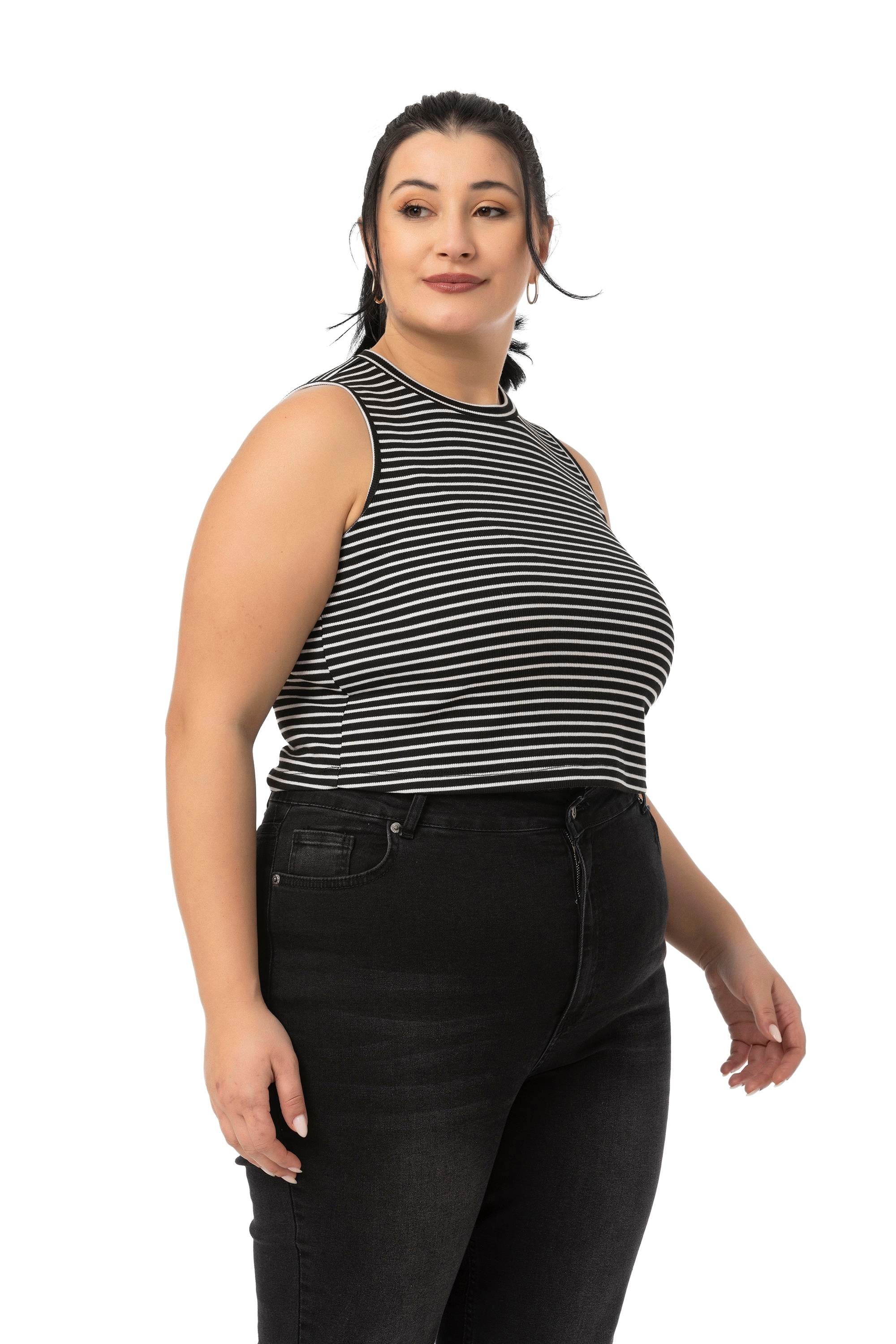 Büyük Beden İnce Çizgili Kısa Siyah Body