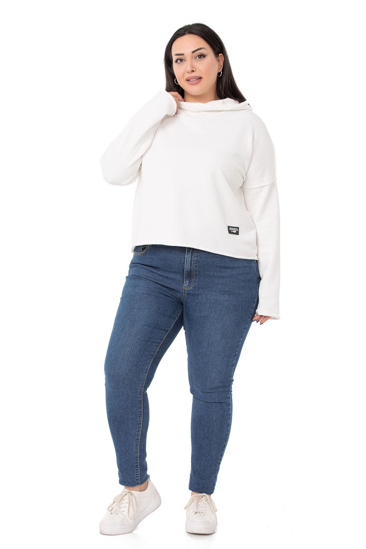 Büyük Beden Kapüşonlu Düşük Kollu Pis Dikişli Üç İplik Beyaz Sweatshirt 