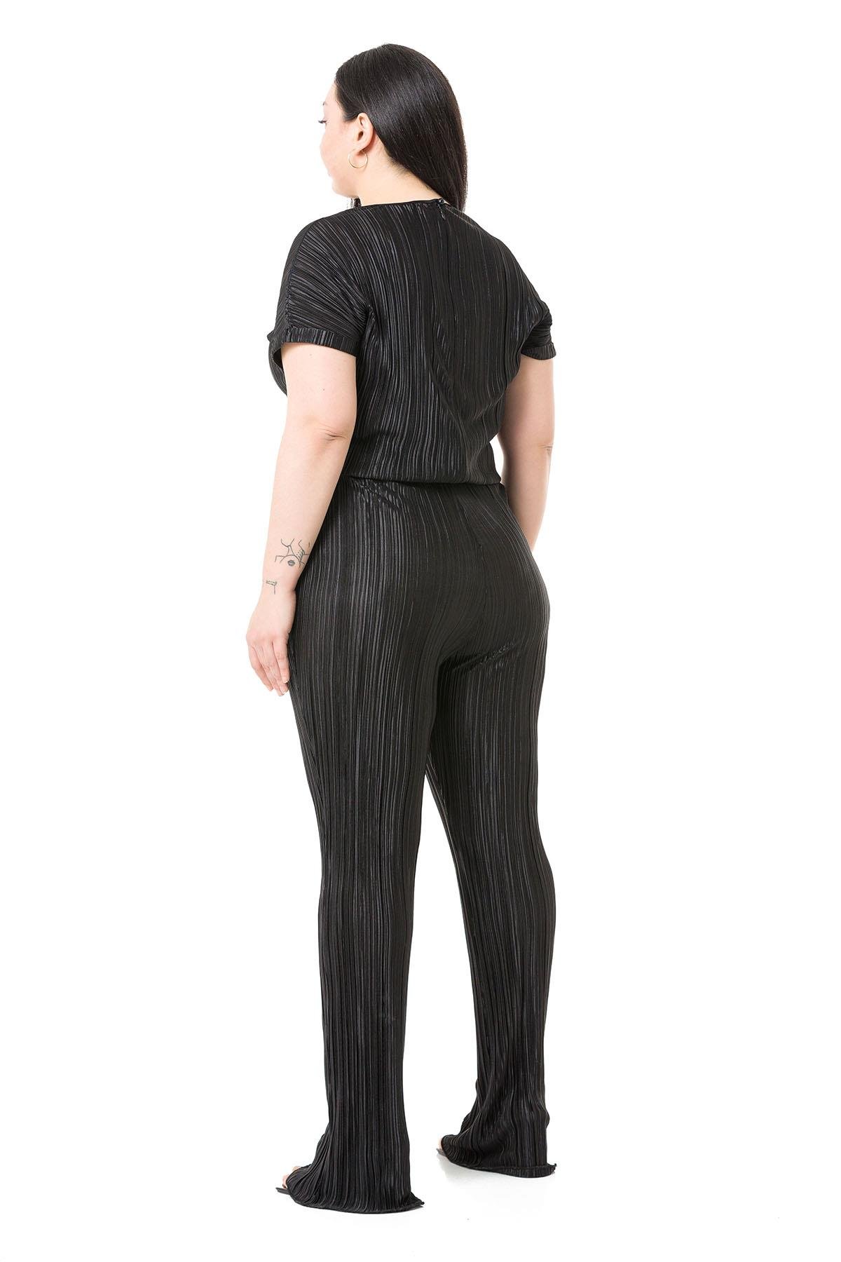 Plus Size Short Sleeve Zippered Black Jumpsuit