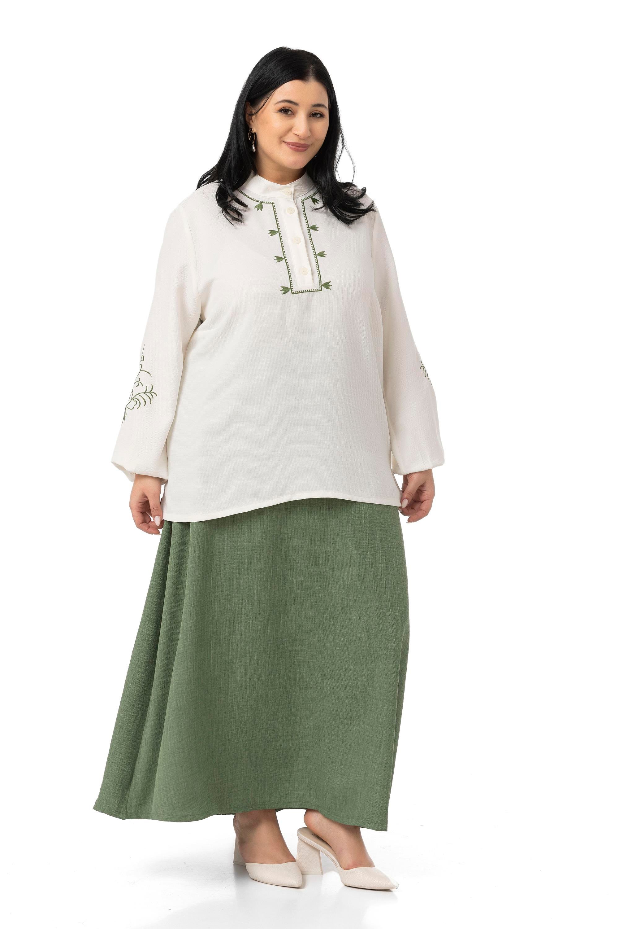 Büyük Beden Nakış Detaylı Bluz Etek Haki İkili Takım