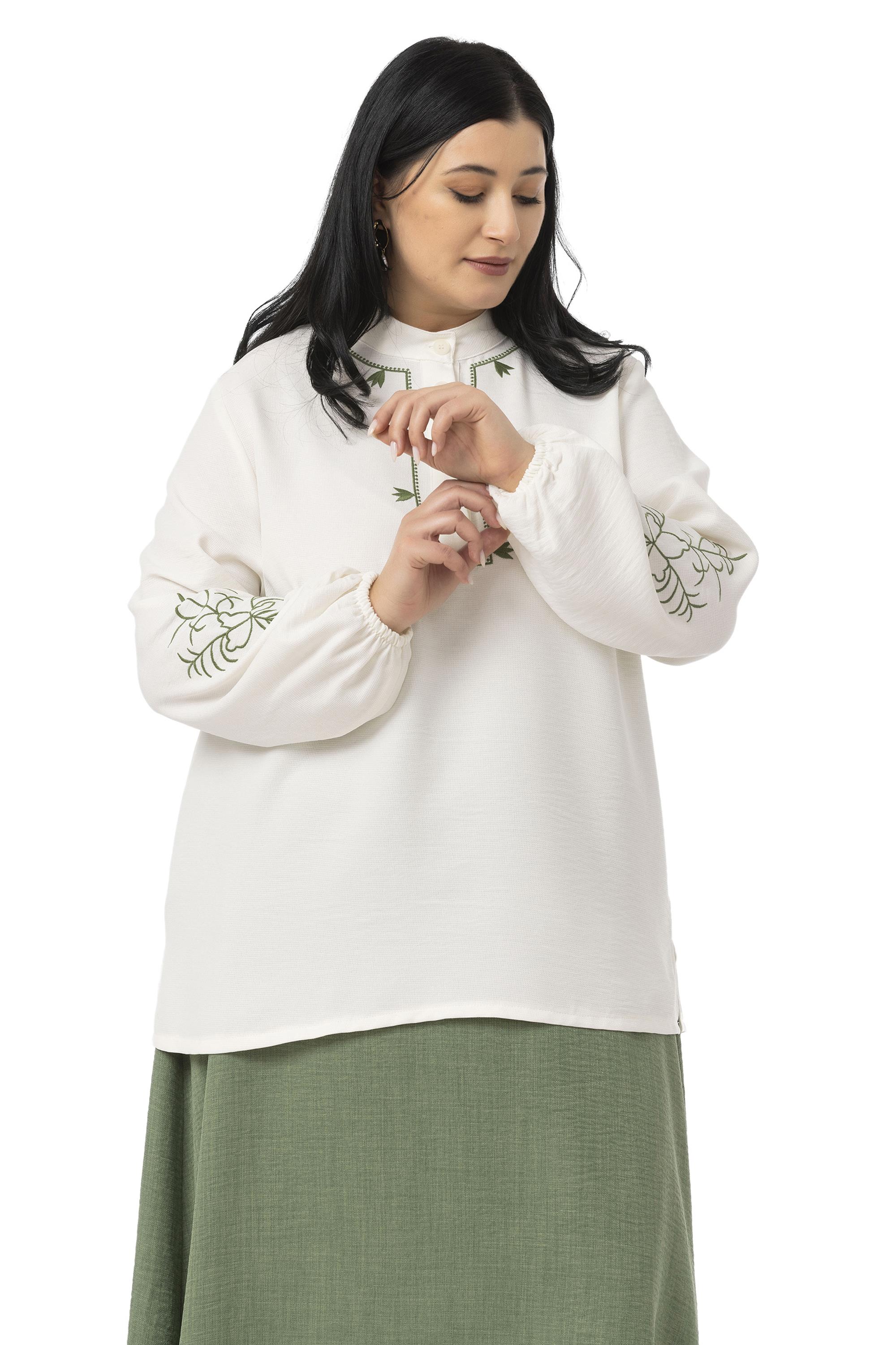 Büyük Beden Nakış Detaylı Bluz Etek Haki İkili Takım