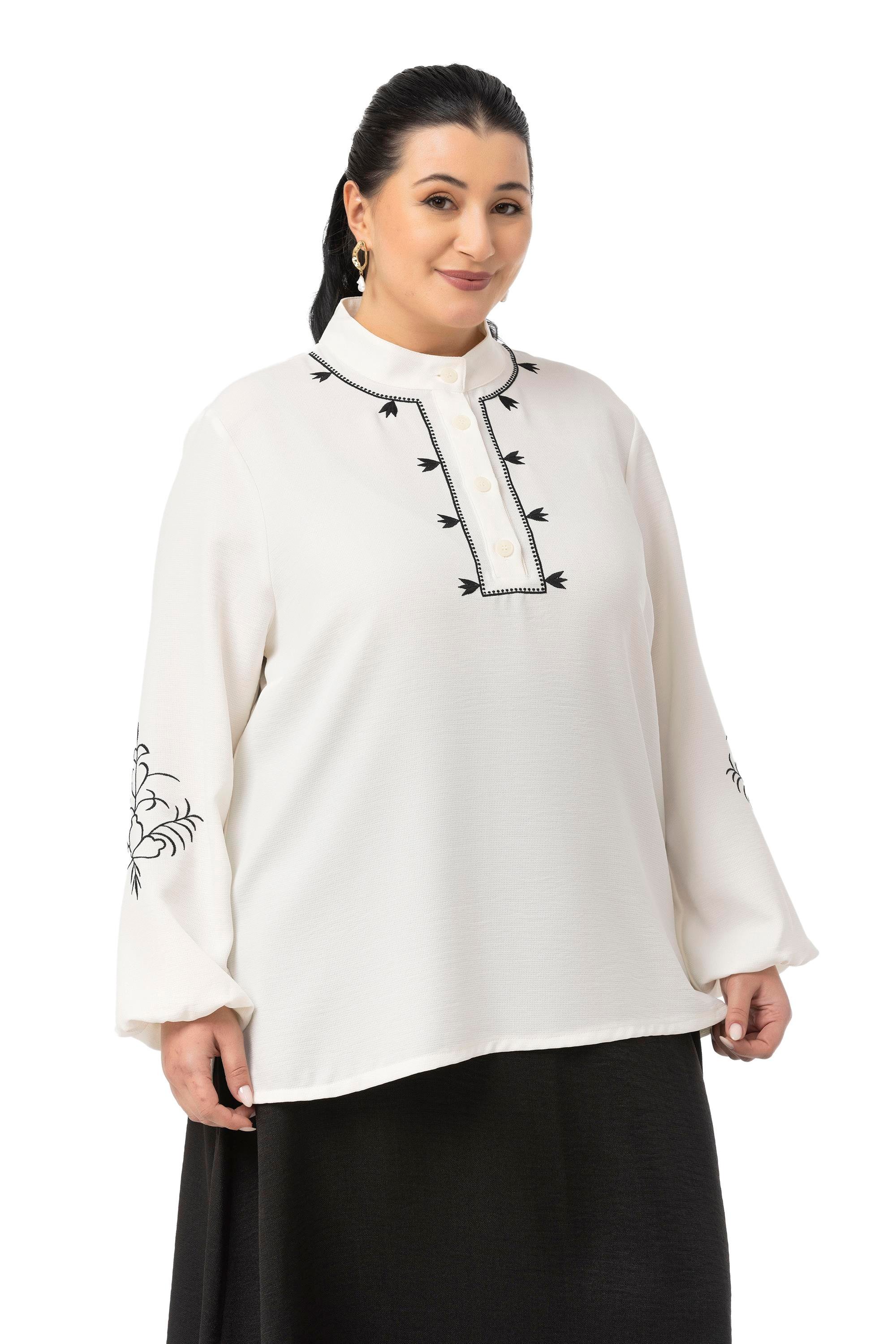 Büyük Beden Nakış Detaylı Bluz Etek Siyah İkili Takım