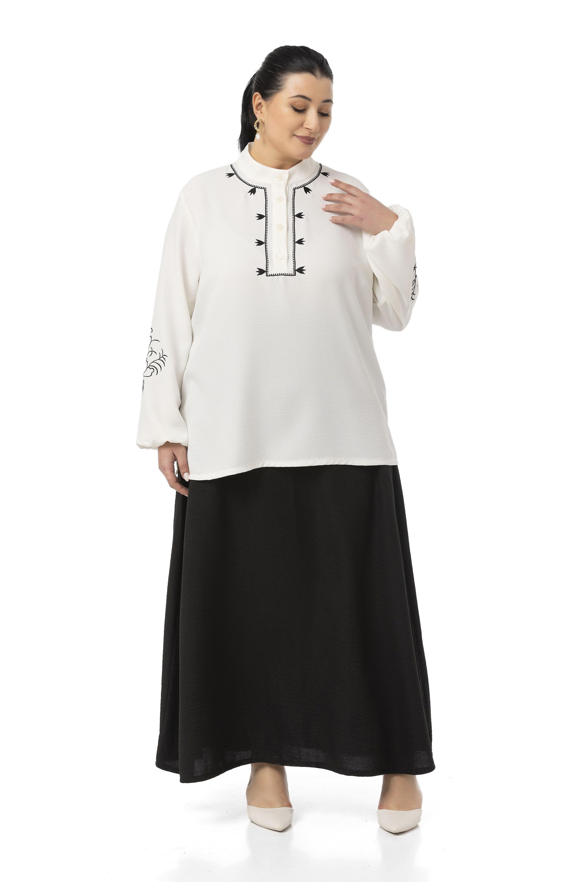 Büyük Beden Nakış Detaylı Bluz Etek Siyah İkili Takım