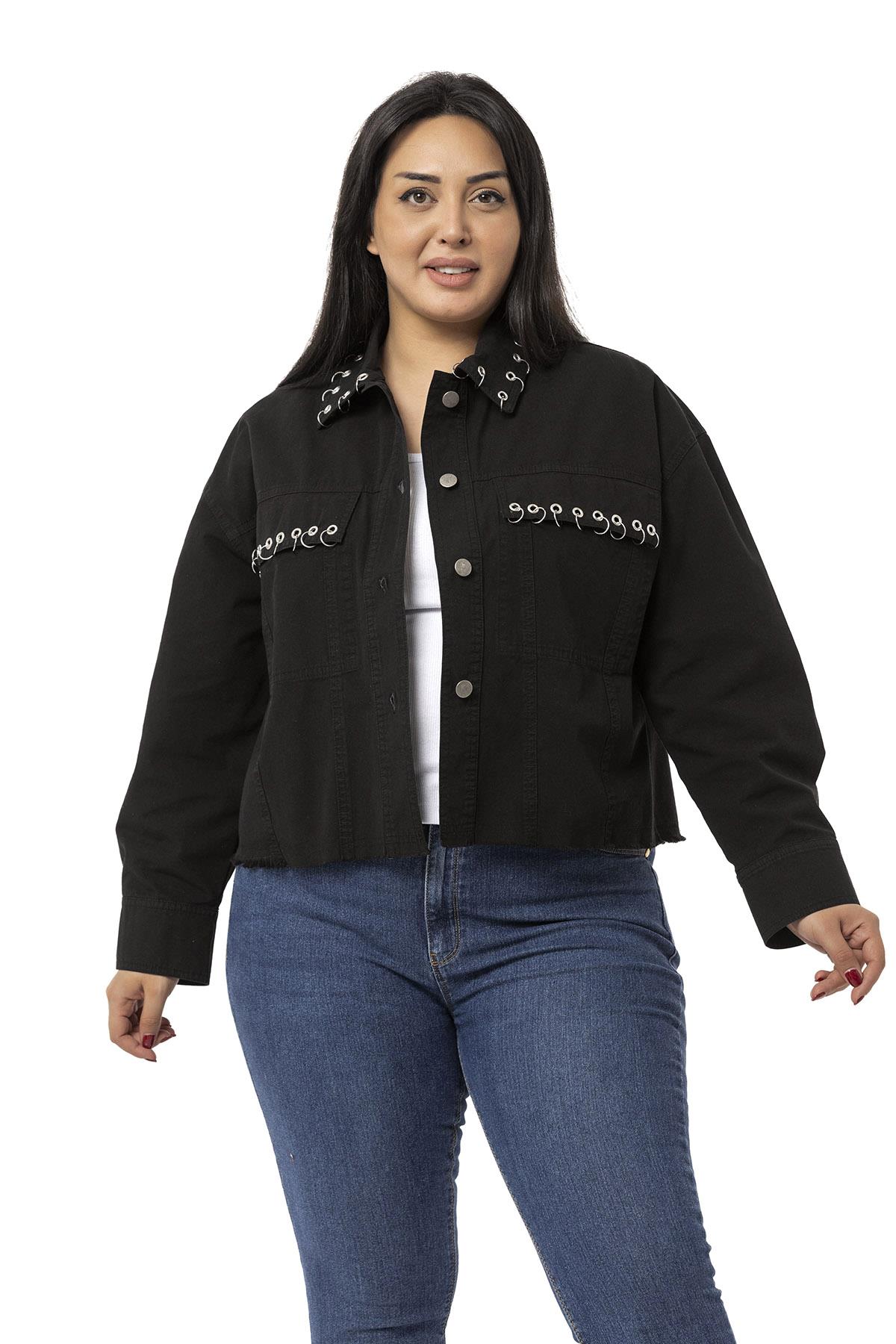 Büyük Beden Kapaklı Cepli Eteği Pis Dikişli Metal Aksesuarlı Siyah Ceket