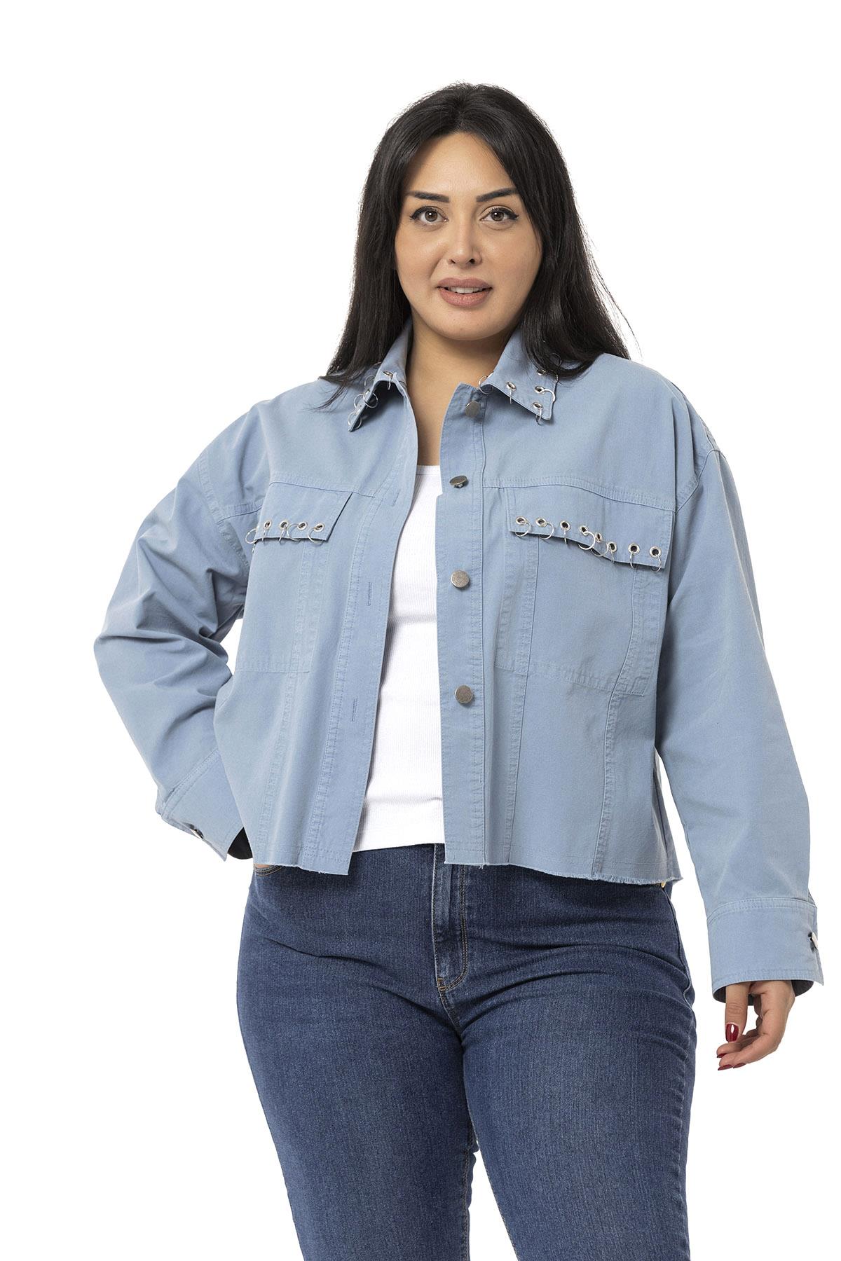 Büyük Beden Kapaklı Cepli Eteği Pis Dikişli Metal Aksesuarlı Mavi Ceket