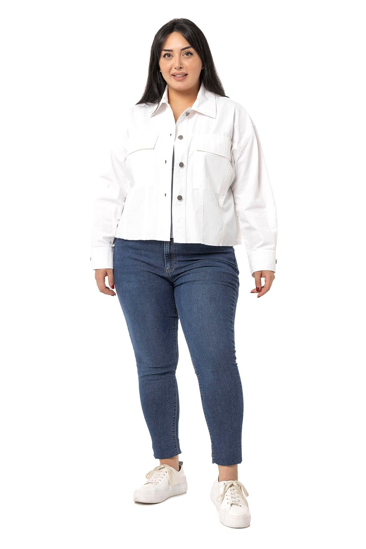 Plus Size White Jacket with Flap Pockets and Skirt with Dirty Stitching