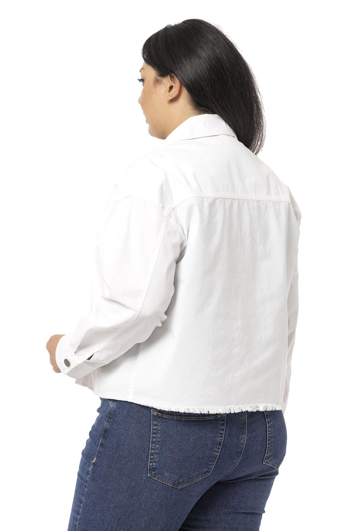 Plus Size White Jacket with Flap Pockets and Skirt with Dirty Stitching