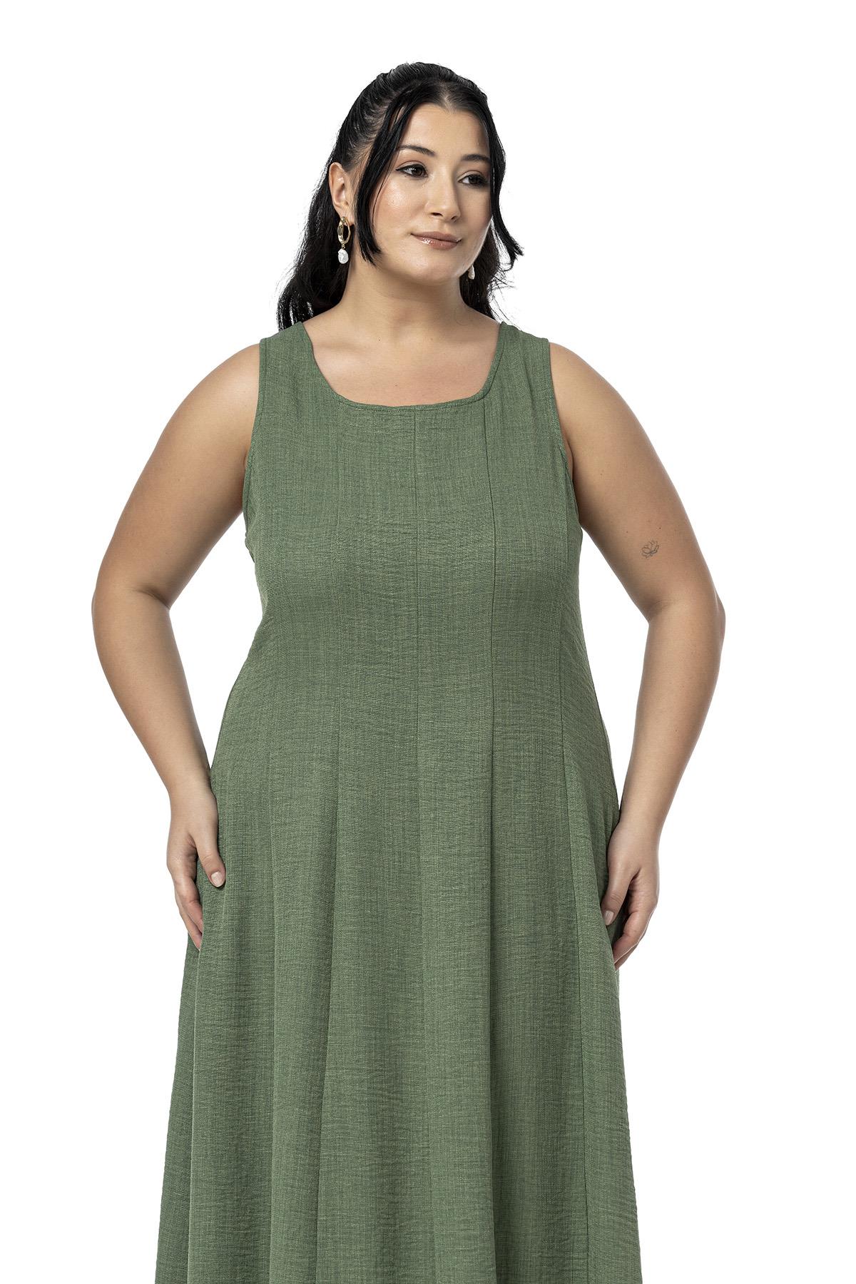 Büyük Beden Sırtı Gipeli Yanlarda Cepli Kolsuz Uzun Haki Elbise  