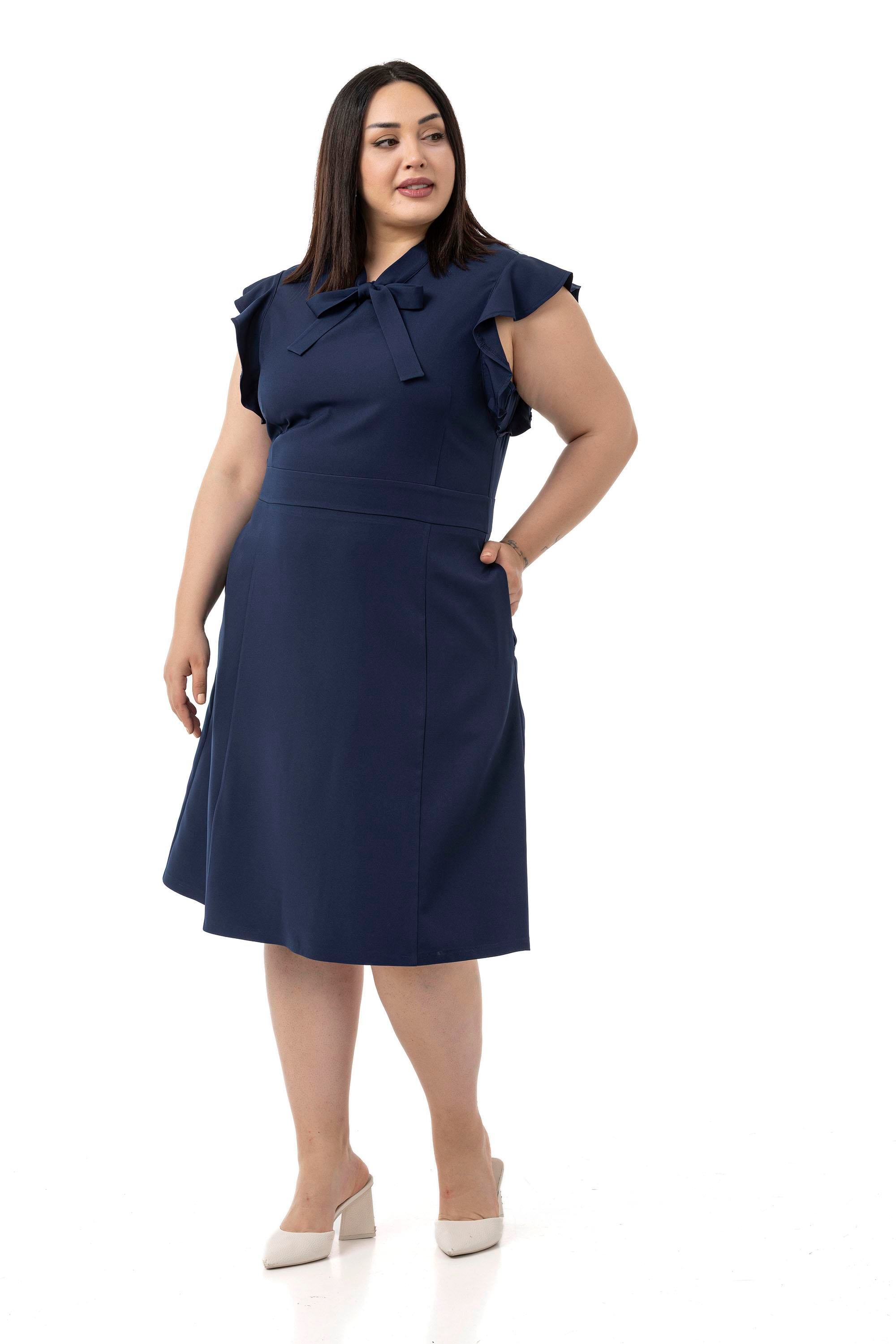 Büyük Beden Yakası Fularlı Kolları Volanlı Midi Lacivert Elbise 