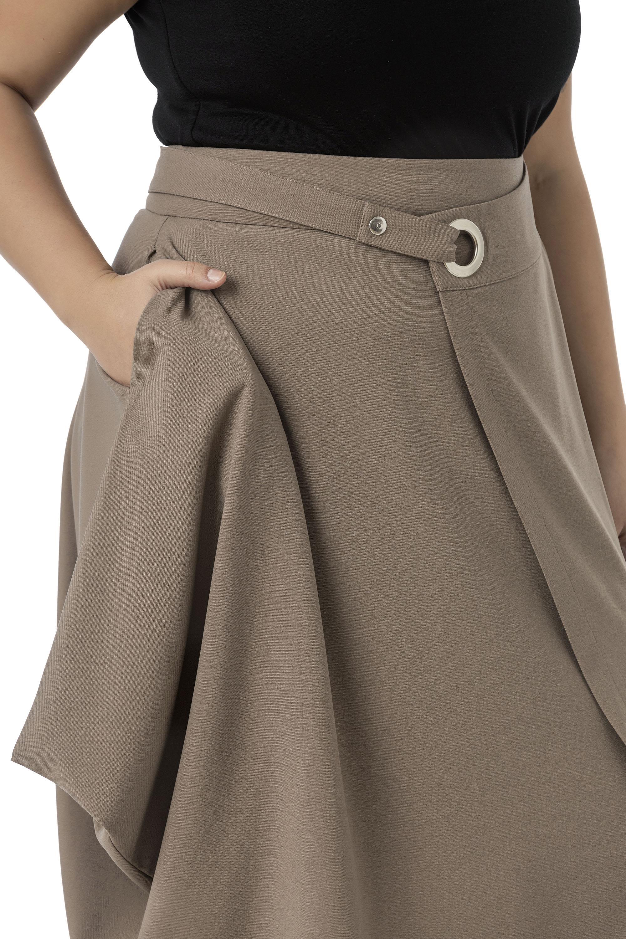 Büyük Beden Asimetrik Kesim Kuşgözü Detaylı Tek Cepli Midi Vizon Etek