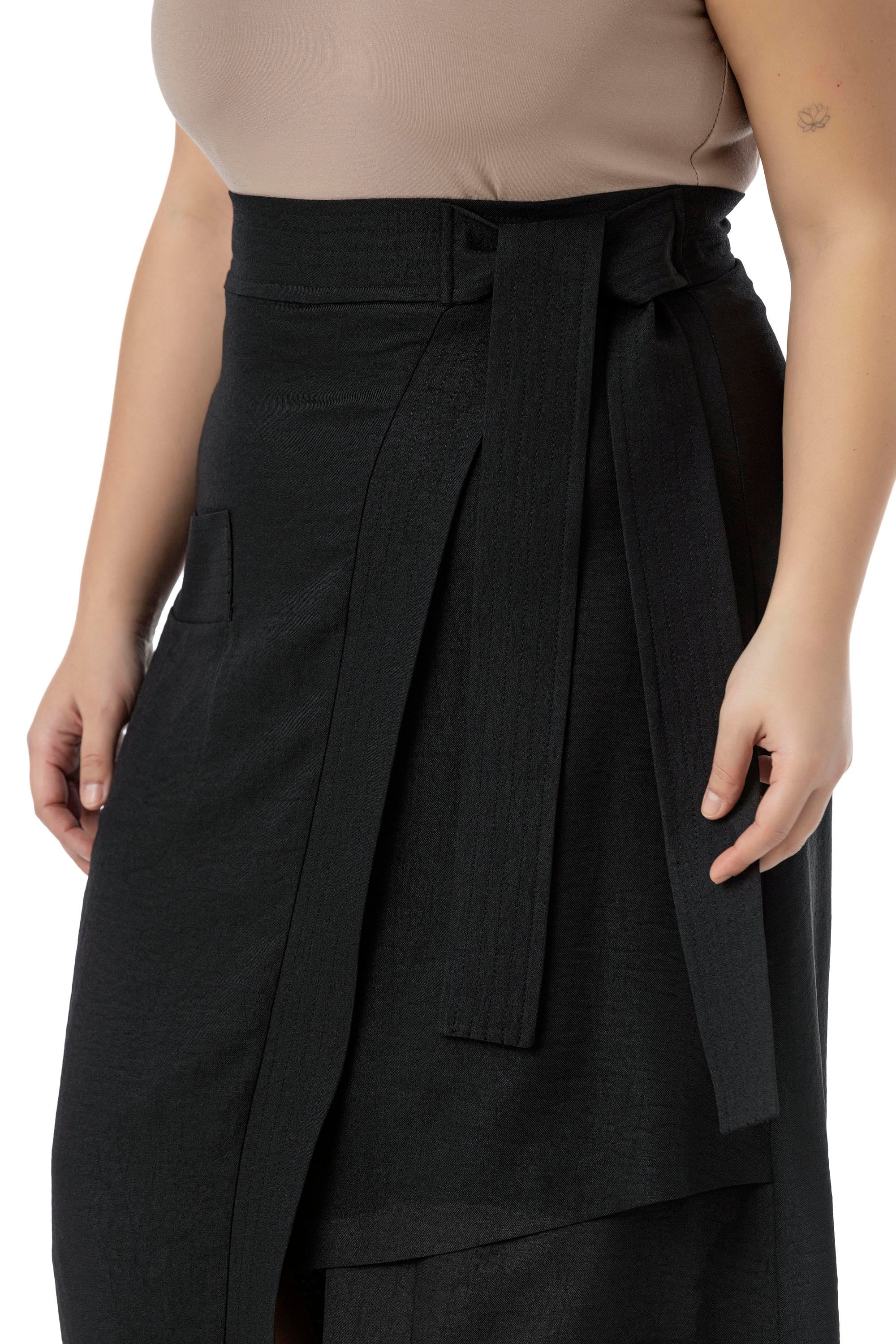 Plus Size Black Midi Skirt with Front Slit Ornamental Tie Detail Bag Pocket