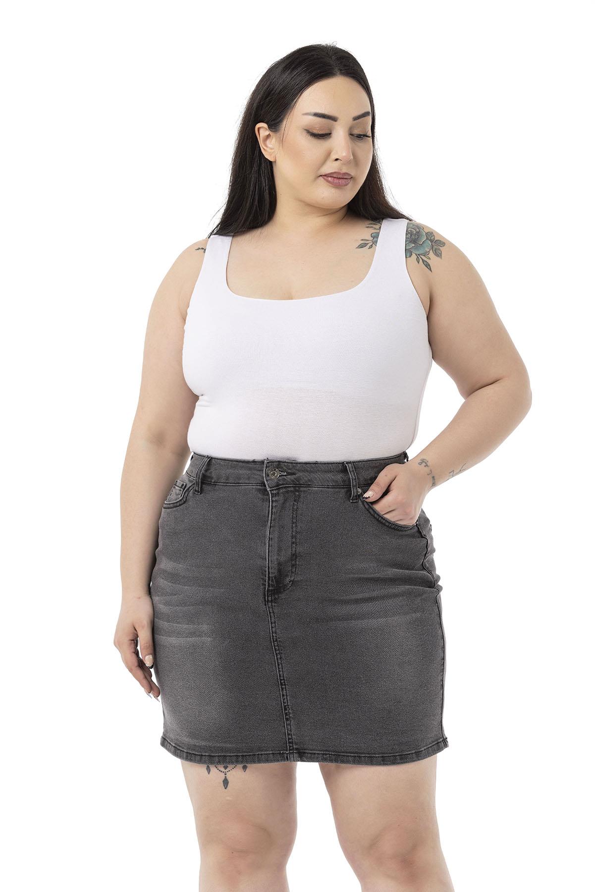 Büyük Beden Taşlama Detaylı Beş Cepli Antrasit Mini Denim Etek