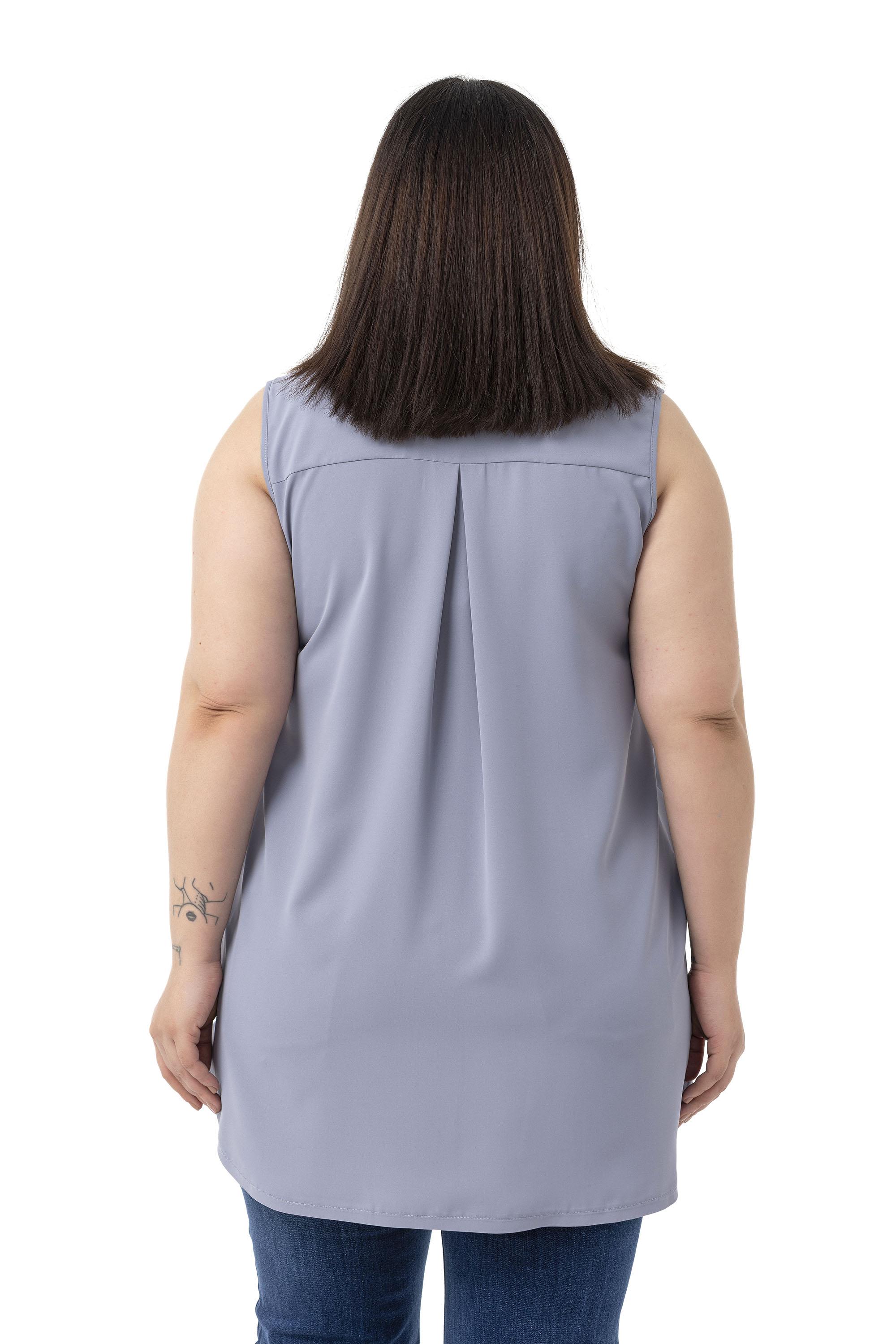 Büyük Beden Sırtta Plikaşe Detaylı Kolsuz Gri Gömlek