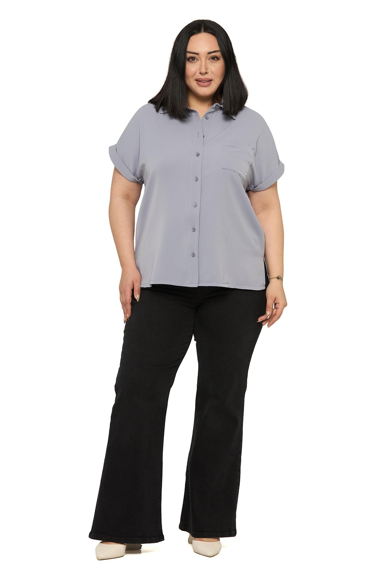 Büyük Beden Tek Cepli Kısa Duble Kollu Açık Gri Gömlek