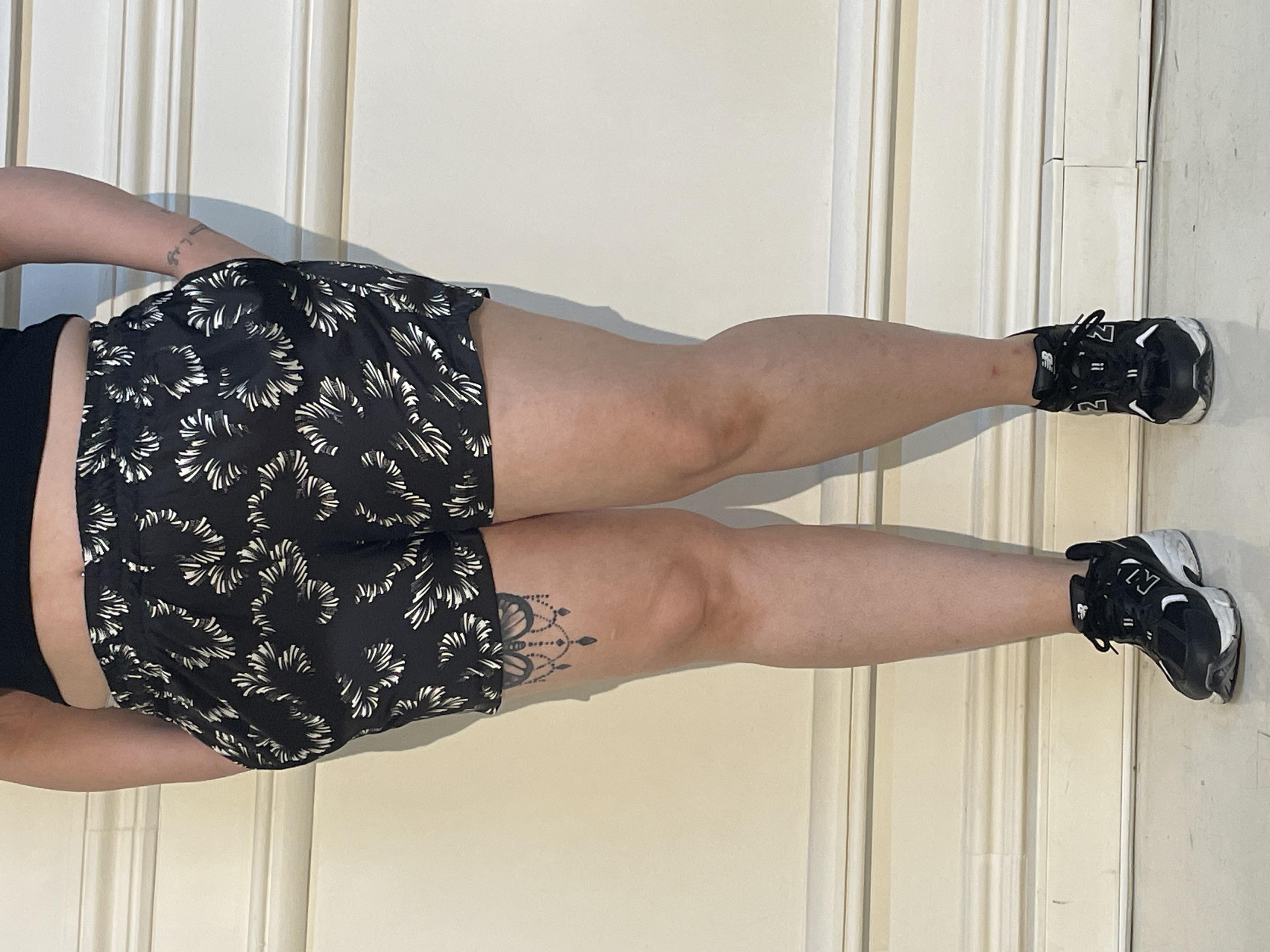 Plus Size Patterned Satin Black White Shorts with Elastic Waist and Side Pockets