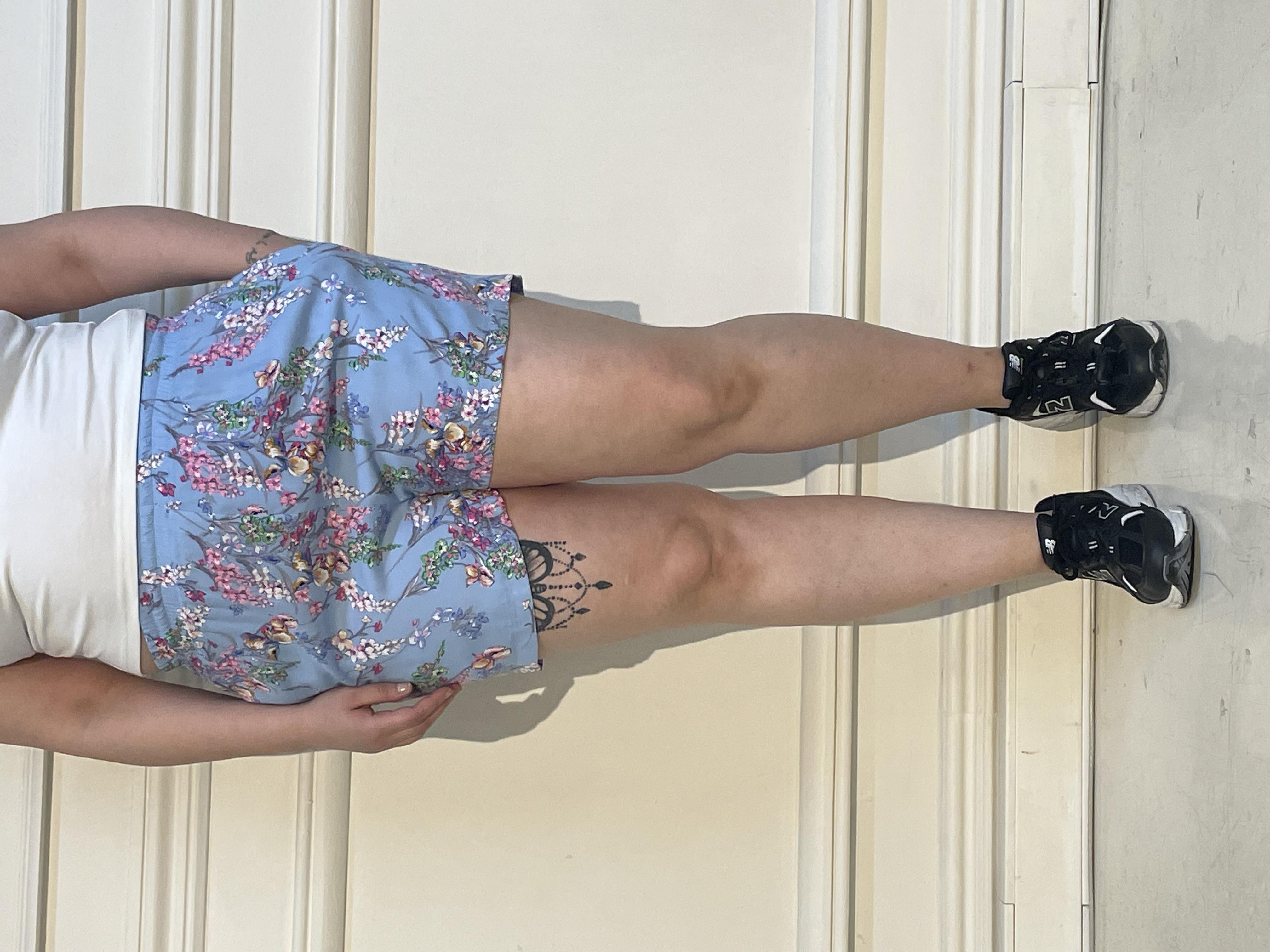 Plus Size Elastic Waist Floral Patterned Double Pocket Shorts Blue