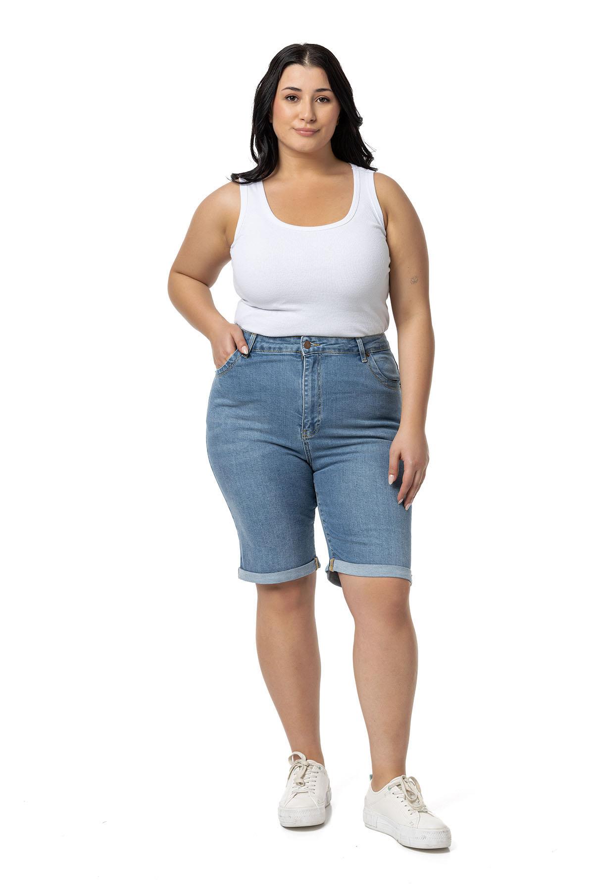 Büyük Beden Paçası Katlamalı Beş Cepli Denim Açık Mavi Şort