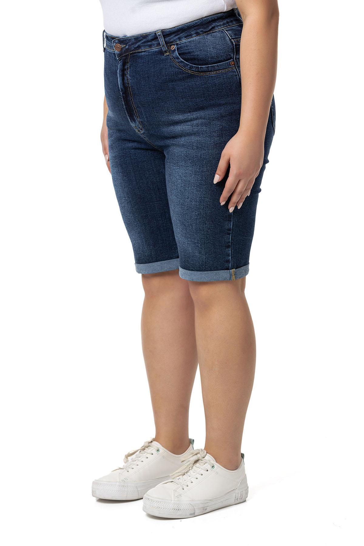 Büyük Beden Paçası Katlamalı Beş Cepli Denim Lacivert Şort