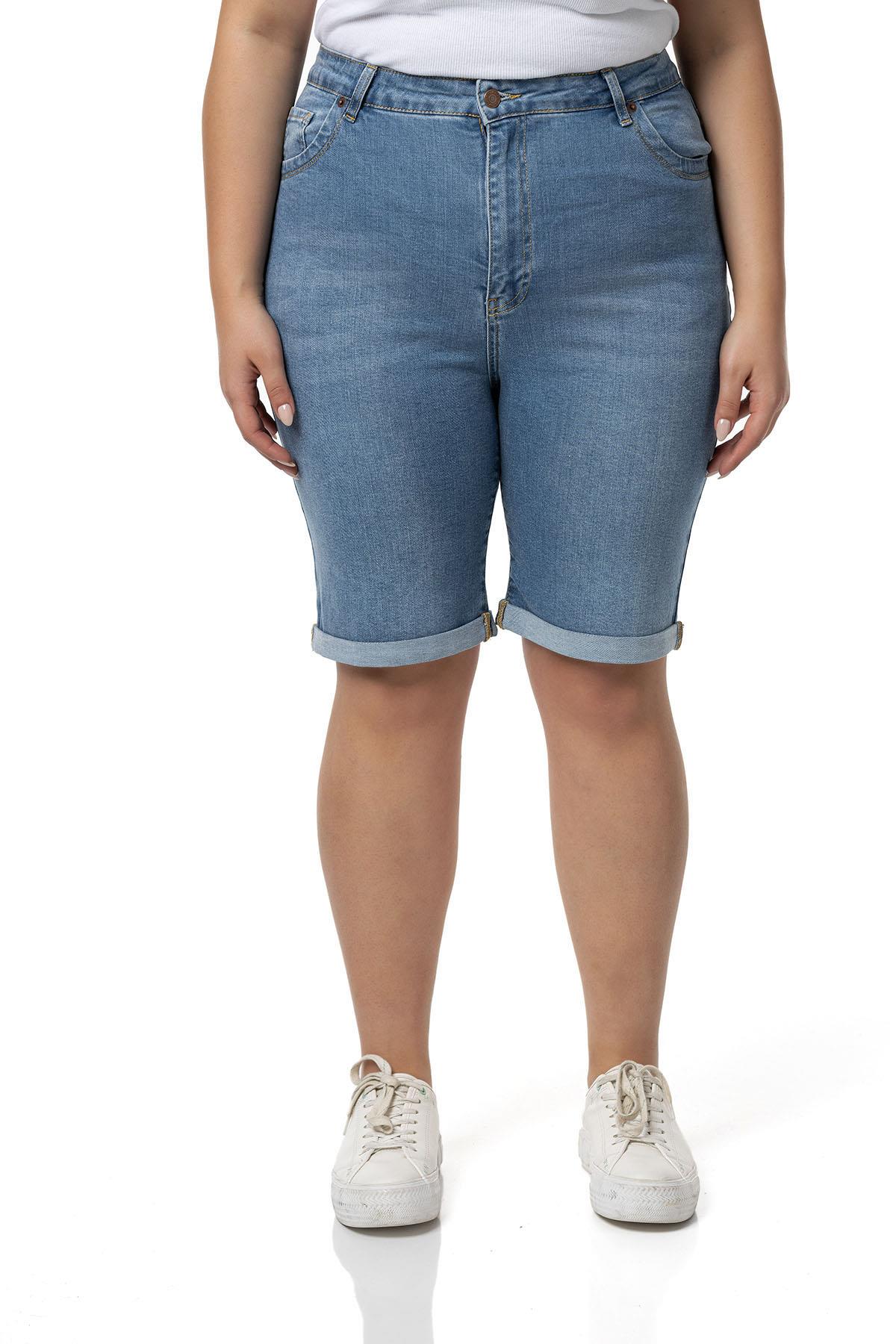Büyük Beden Paçası Katlamalı Beş Cepli Denim Açık Mavi Şort