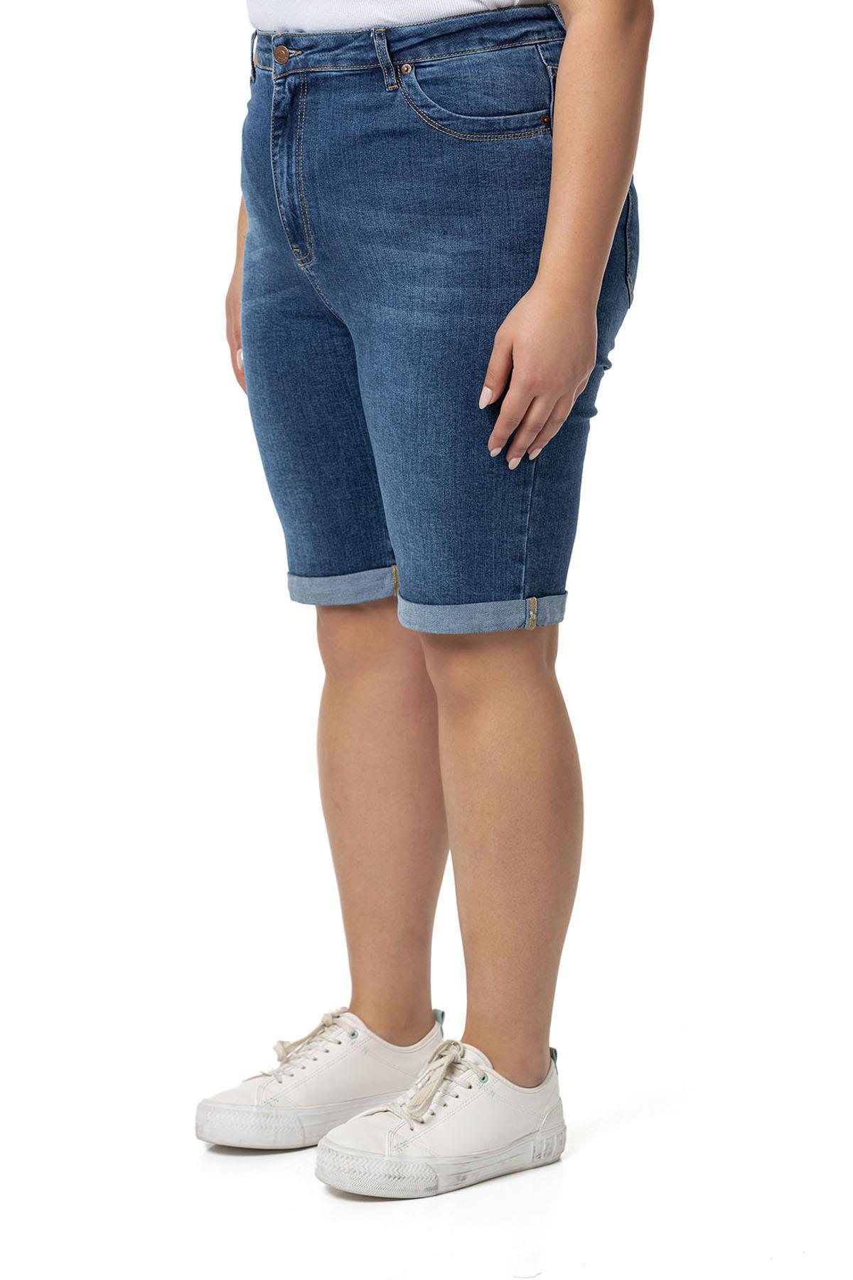 Büyük Beden Paçası Katlamalı Beş Cepli Denim Mavi Şort