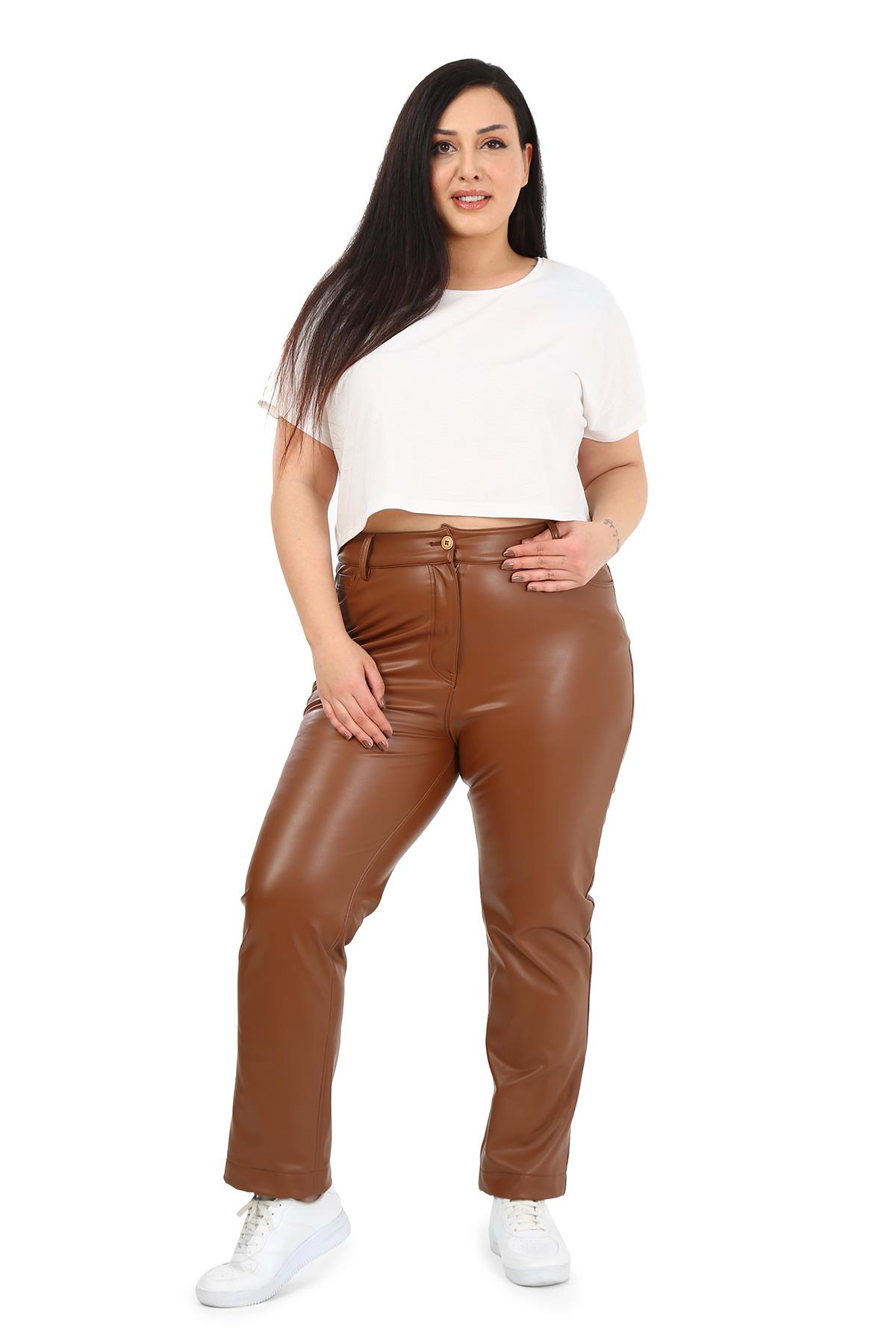 Büyük Beden Arka Cepli Dar Paça Kahverengi Deri Pantolon