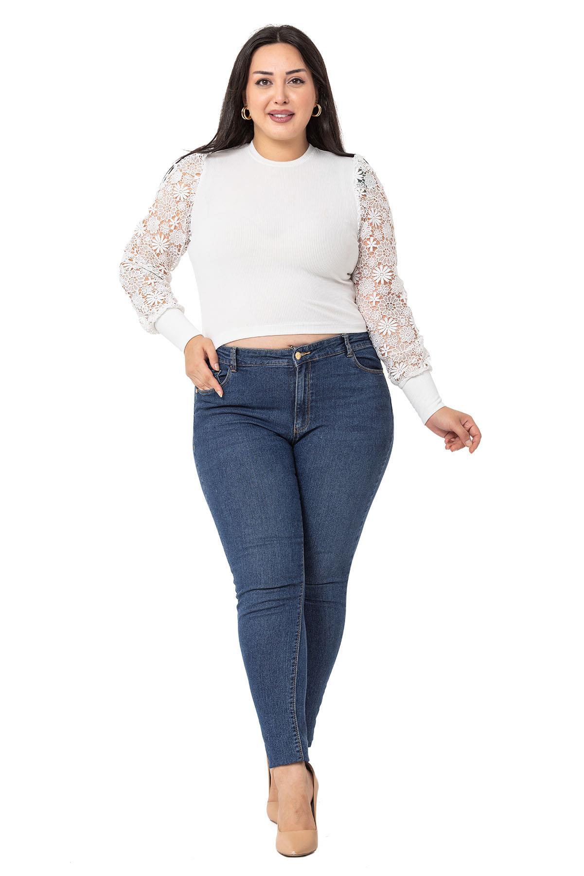 Büyük Beden Kolları Dantelli Kol Ağzı Manşetli Kaşkorse Beyaz Body