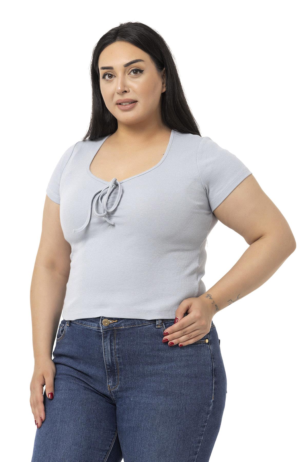 Büyük Beden Yarım Kollu Göğüste Bağcık Detaylı Kaşkorse Gri Body
