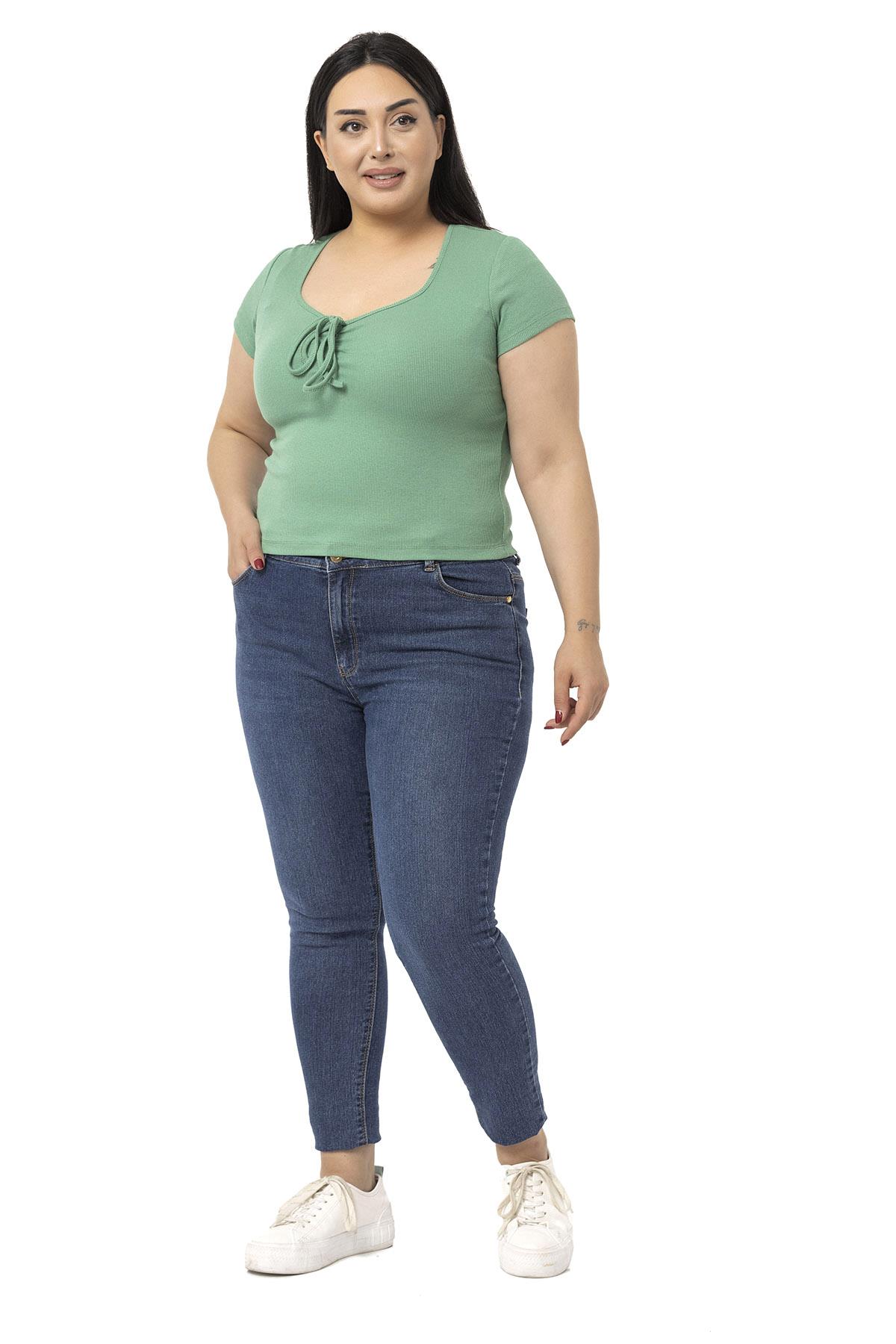 Büyük Beden Yarım Kollu Göğüste Bağcık Detaylı Kaşkorse Yeşil Body