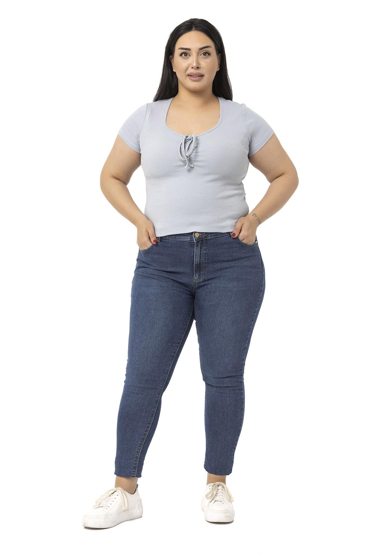 Büyük Beden Yarım Kollu Göğüste Bağcık Detaylı Kaşkorse Gri Body