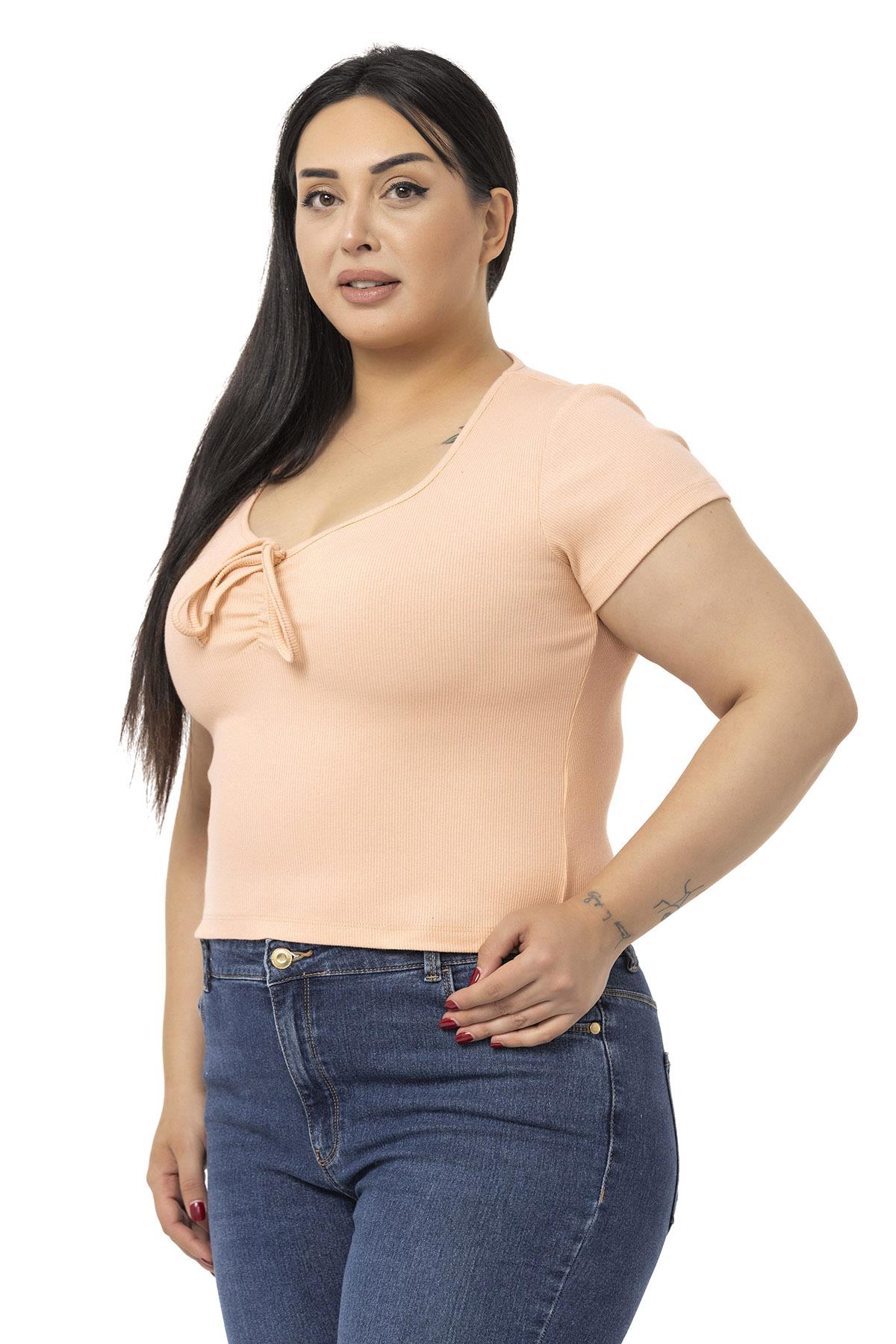 Büyük Beden Yarım Kollu Göğüste Bağcık Detaylı Kaşkorse Somon Body