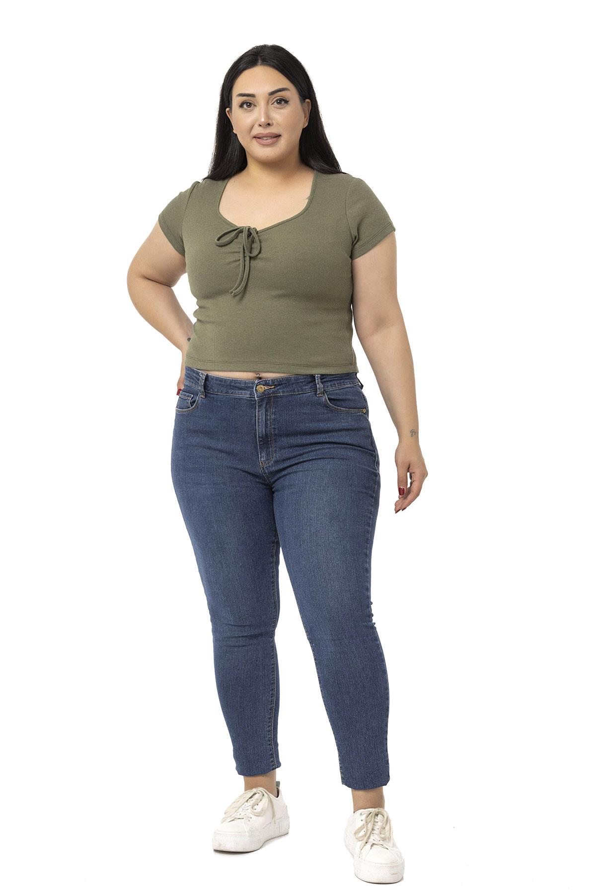 Büyük Beden Yarım Kollu Göğüste Bağcık Detaylı Kaşkorse Haki Body