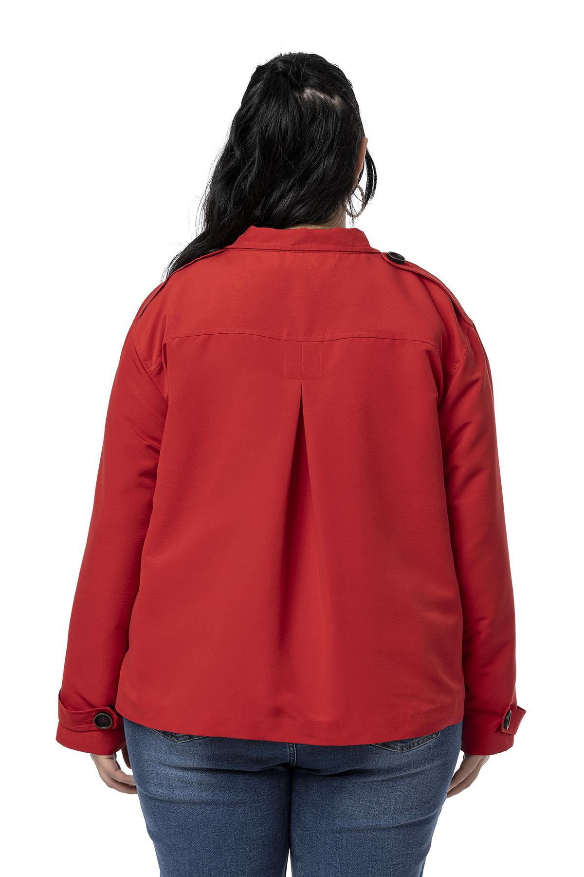 Büyük Beden Dik Yaka Kapaklı Torba Cepli Astarlı Kısa Kırmızı Trençkot