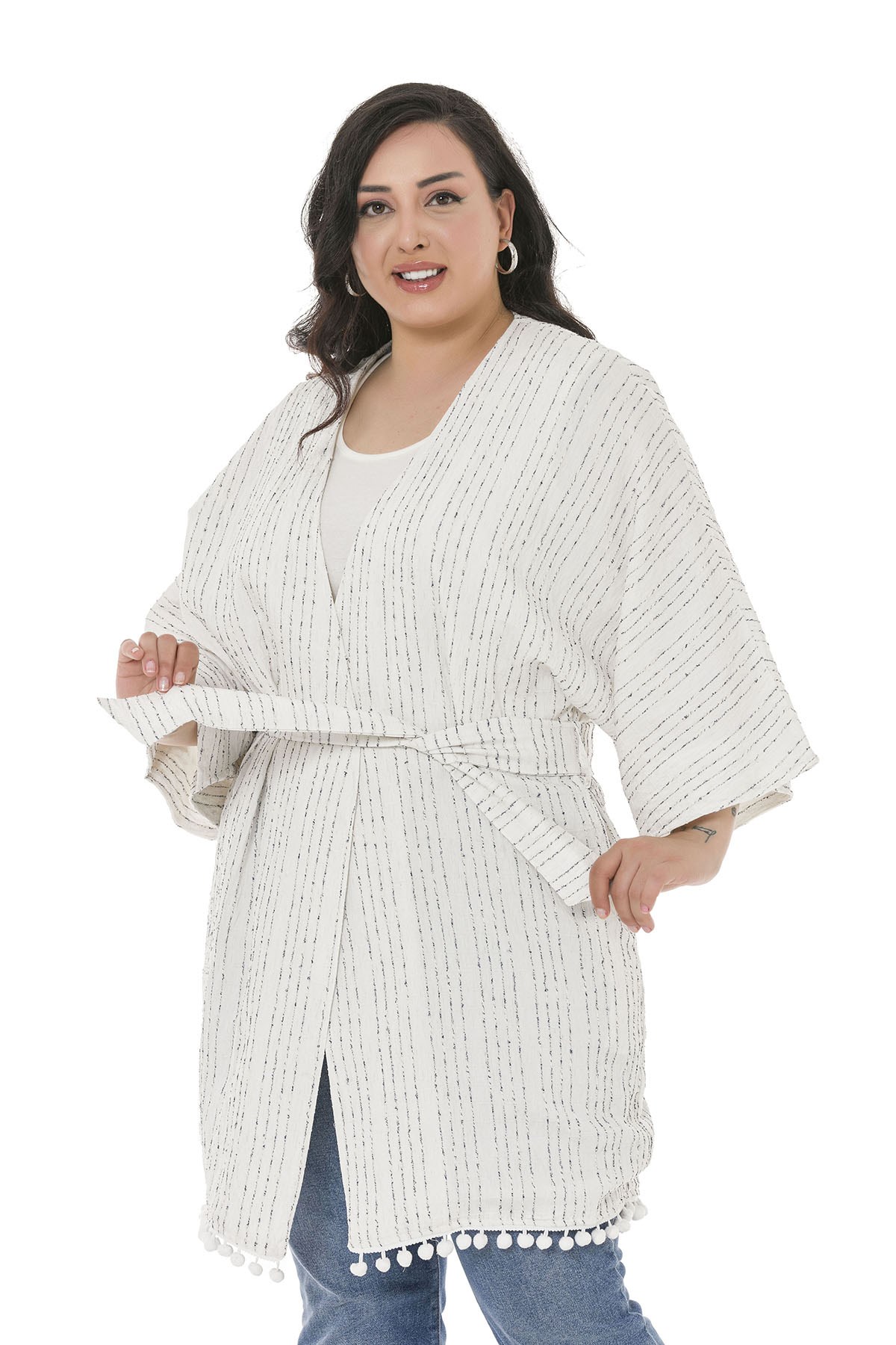 Büyük Beden Yarasa Kollu Eteği Ponponlu Kuşaklı Cepli Astarlı Beyaz Üzerine Lacivert Çizgili Kimono