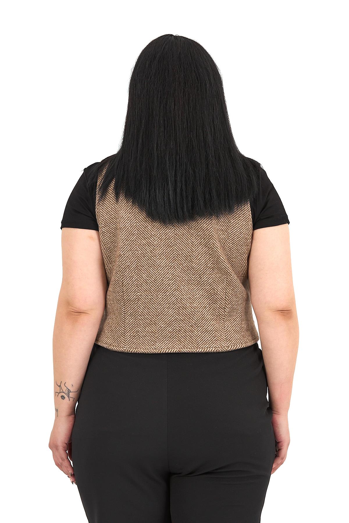 Büyük Beden Düğme Kapamalı Cep Kapaklı Astarlı Kısa Balıksırtı Vizon Yelek