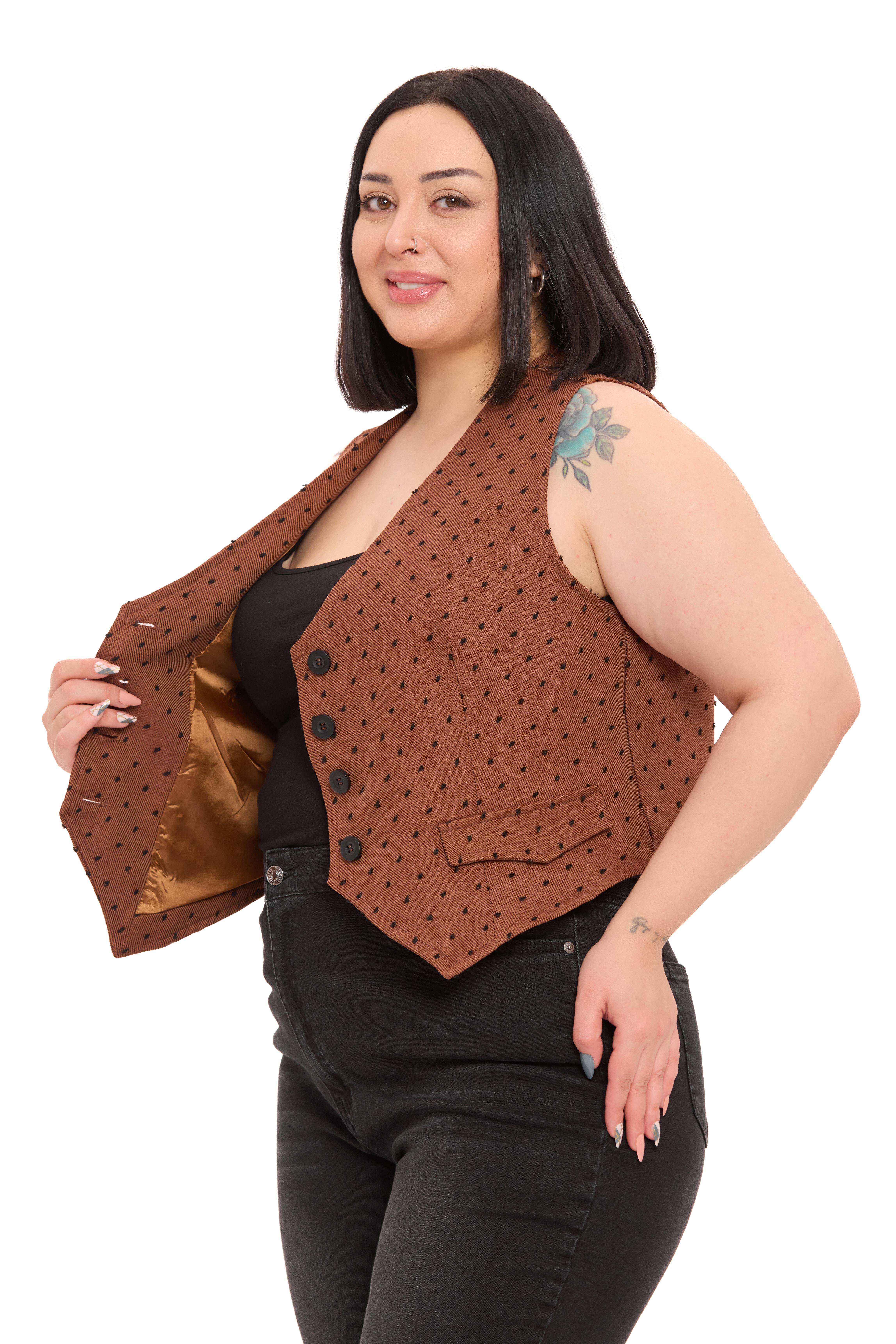 Büyük Beden Düğme Kapamalı Cep Kapaklı Astarlı Kısa Puanlı Kahverengi Yelek