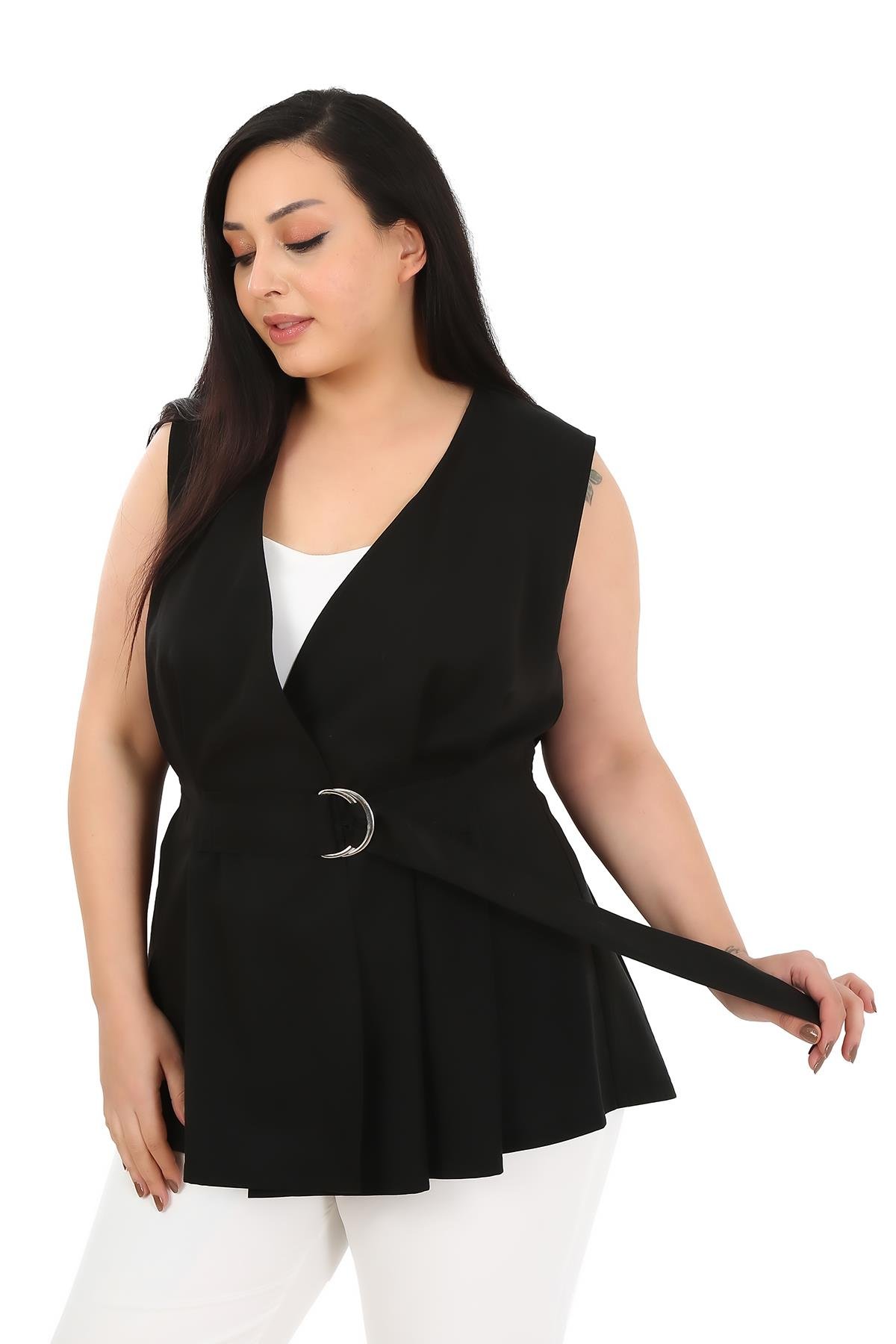 Büyük Beden Kemeri Metal Tokalı Siyah Yelek