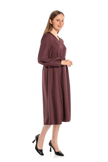 V-Neck Houndstooth Patterned Black Burgundy Dress with Elastic Waist and Cuffs