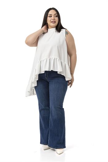 Büyük Beden Asimetrik Kesim Eteği Fırfırlı Yarım Dik Yaka Beyaz Bluz