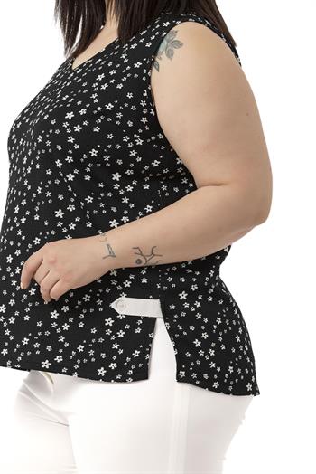 Büyük Beden Çiçek Desenli V Yaka Yanlarda Yırtmaç Detaylı Kolsuz Siyah Bluz