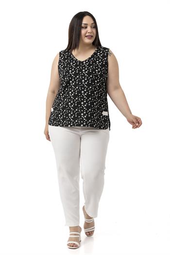 Büyük Beden Çiçek Desenli V Yaka Yanlarda Yırtmaç Detaylı Kolsuz Siyah Bluz