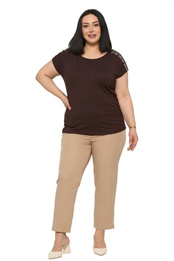 Büyük Beden Düşük Kısa Kollu Omuzda Şerit Desenli Kahverengi Bluz