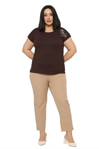 Büyük Beden Düşük Kısa Kollu Omuzda Yaprak Desenli Kahverengi Bluz