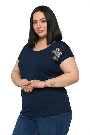 Büyük Beden Düşük Kısa Kollu Omuzda Papatya Desenli Lacivert Bluz