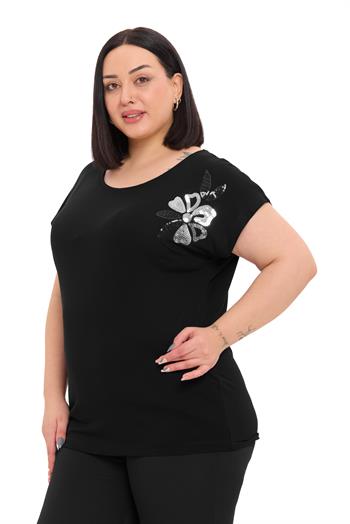Büyük Beden Düşük Kısa Kollu Omuzda Papatya Desenli Siyah Bluz