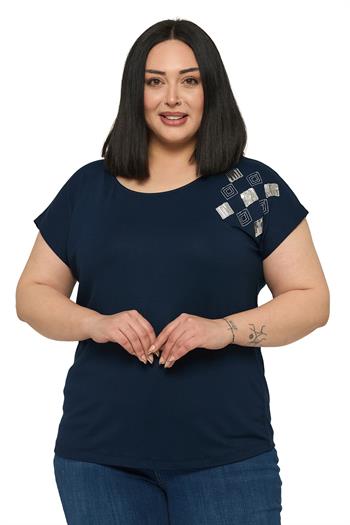 Büyük Beden Düşük Kısa Kollu Omuzda Baklava Desenli Lacivert Bluz