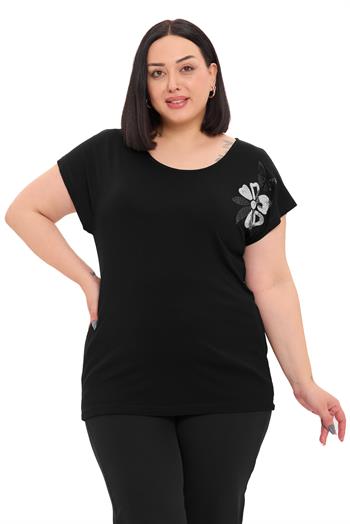 Büyük Beden Düşük Kısa Kollu Omuzda Papatya Desenli Siyah Bluz