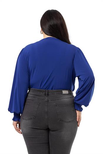 Büyük Beden Kruvaze Kol Ağzı Lastik Gipe Detaylı Çıtçıtlı İndigo Bluz