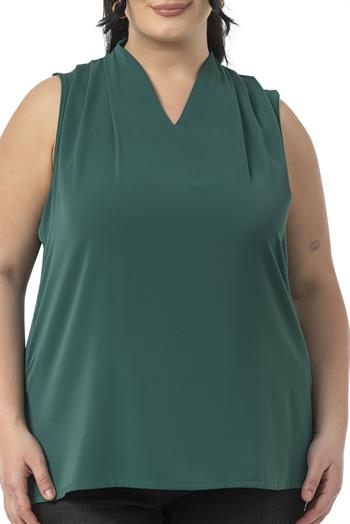 Büyük Beden Omzu Pile Detaylı V Yaka Kolsuz Zümrüt Yeşili Bluz